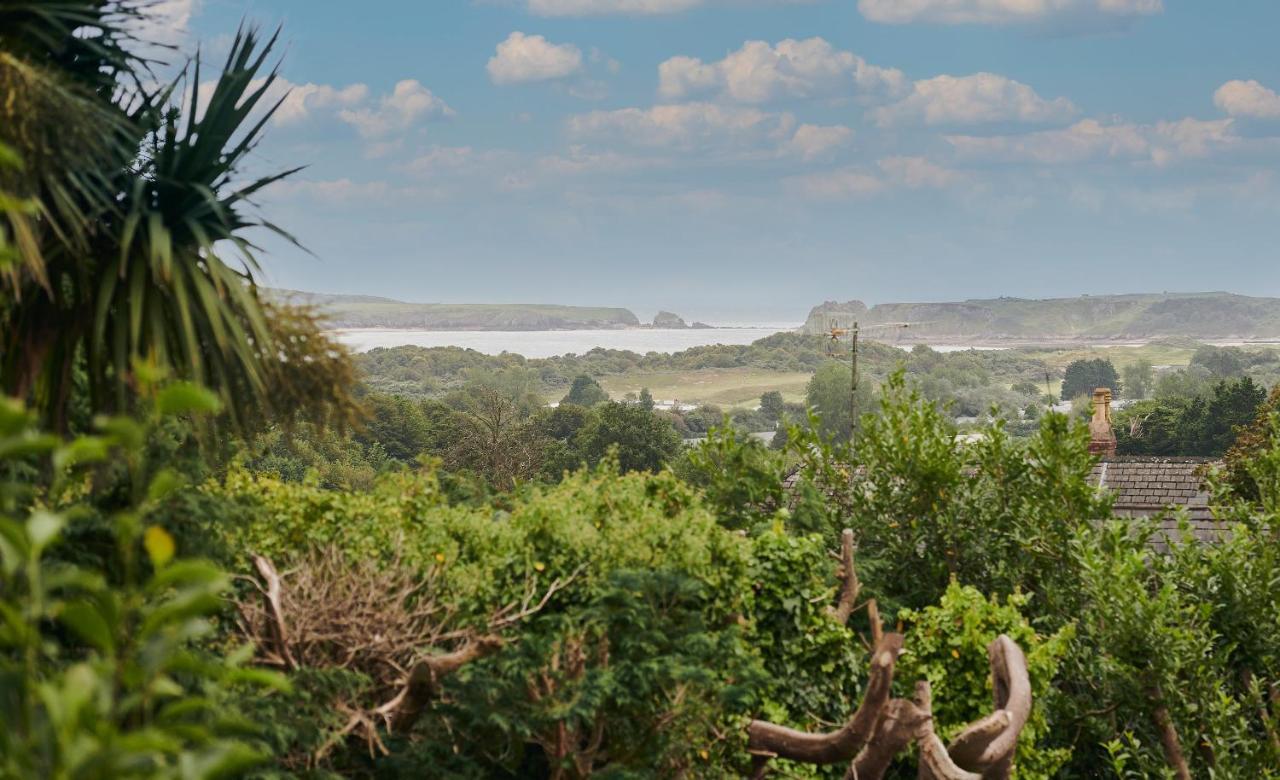 Sea Gem- Beautiful Family Home With Stunning Sea Views & Garden Тенби Экстерьер фото