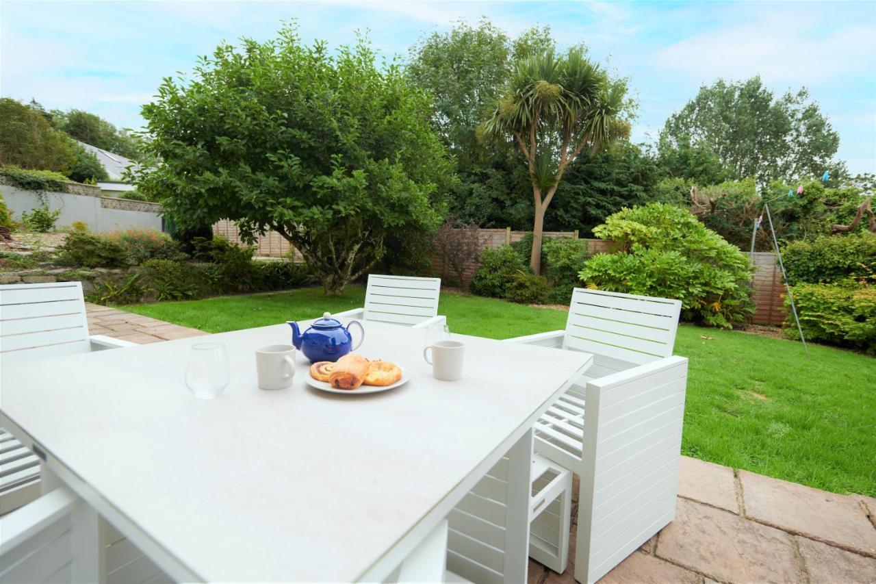 Sea Gem- Beautiful Family Home With Stunning Sea Views & Garden Тенби Экстерьер фото