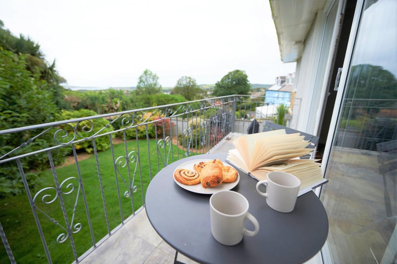 Sea Gem- Beautiful Family Home With Stunning Sea Views & Garden Тенби Экстерьер фото