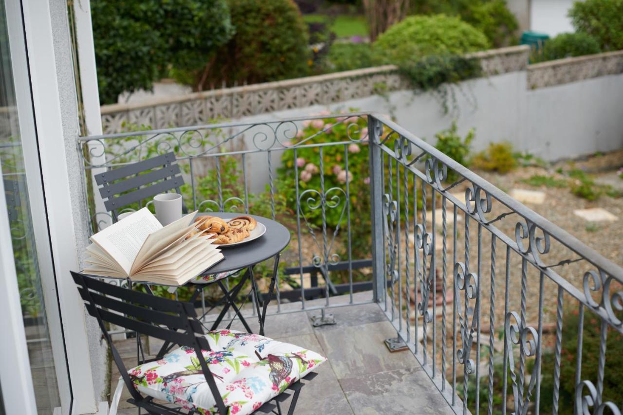 Sea Gem- Beautiful Family Home With Stunning Sea Views & Garden Тенби Экстерьер фото