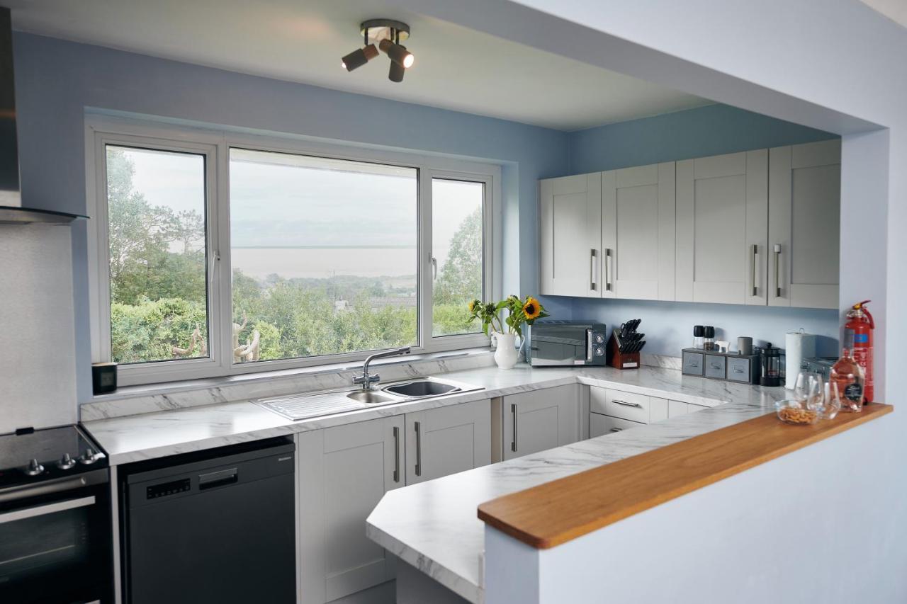 Sea Gem- Beautiful Family Home With Stunning Sea Views & Garden Тенби Экстерьер фото